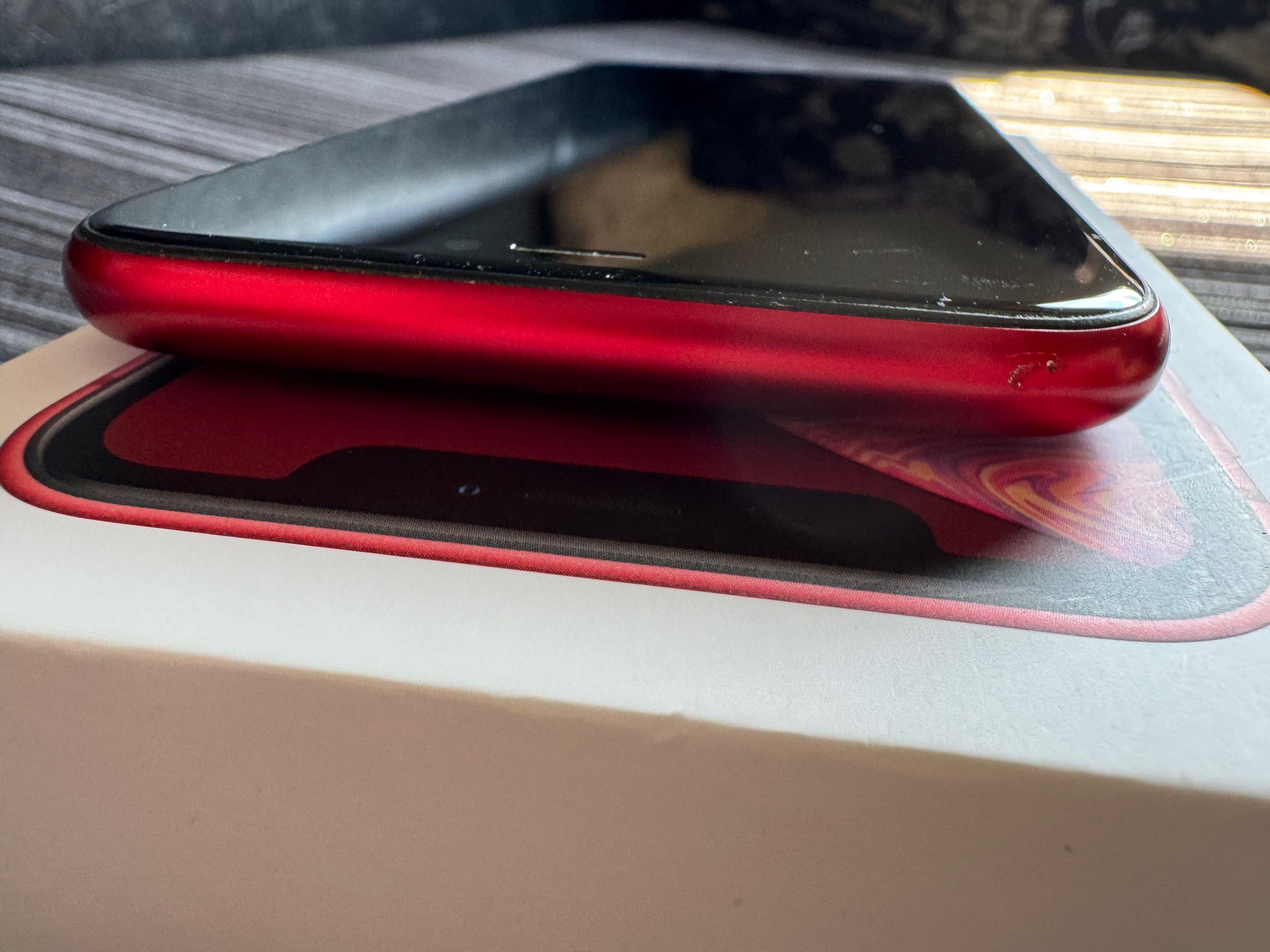 iPhone XR 64 GB внос от САЩ ПОДАРЪК 3 Кейса