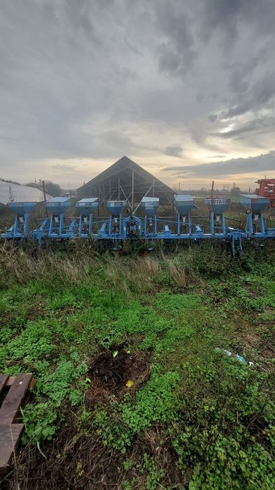 Vând remorca auto, MET și prasitoare