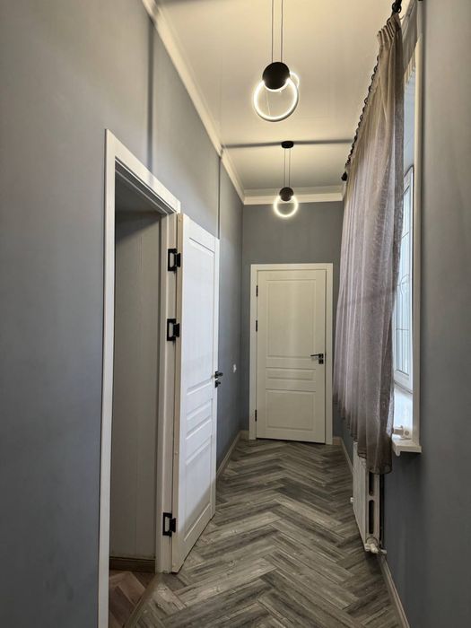 Срочно продаю дом ! 3.5 соток 6 комн два дома