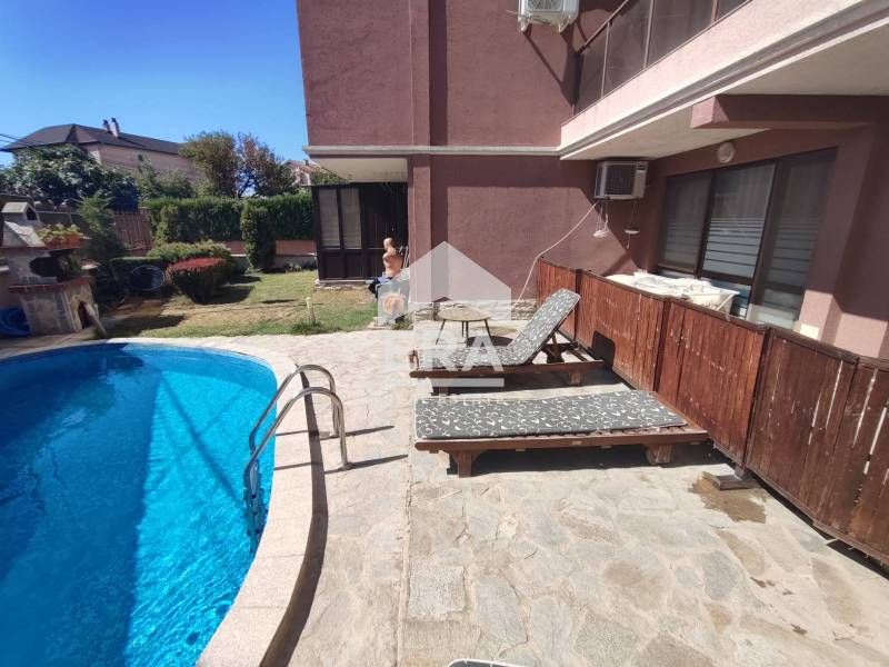 Продава се Двустаен апартамент в Варна, м-т Траката - 70 кв.м за 1400 €/кв.м - Снимка #10