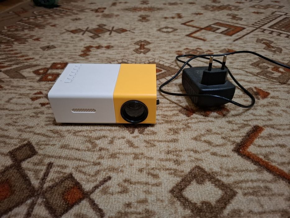 прожектор с кабел