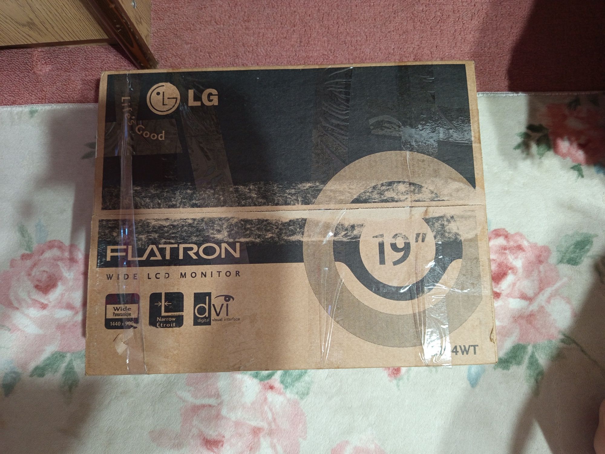 Монитор LG Flatron Wide LCD