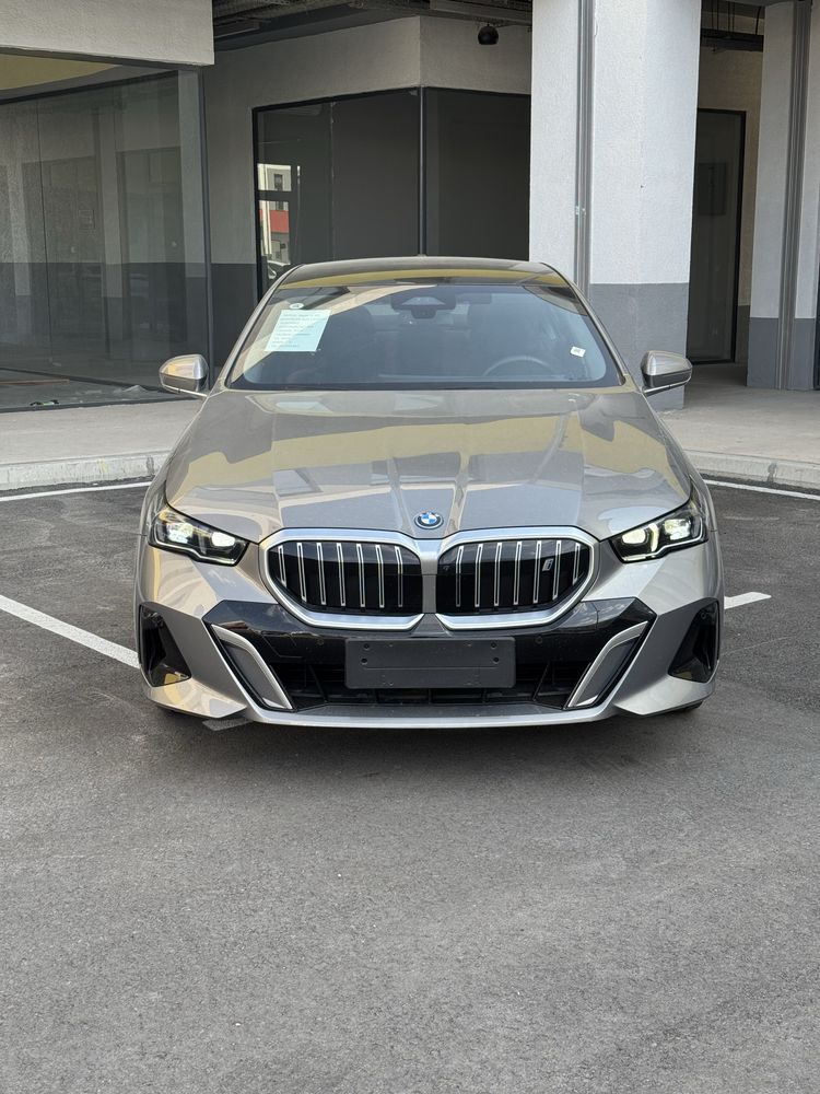 Bmw i5 35L 2024-Yil +8.000 dop opsiya Televizor Harman Kardon HUD