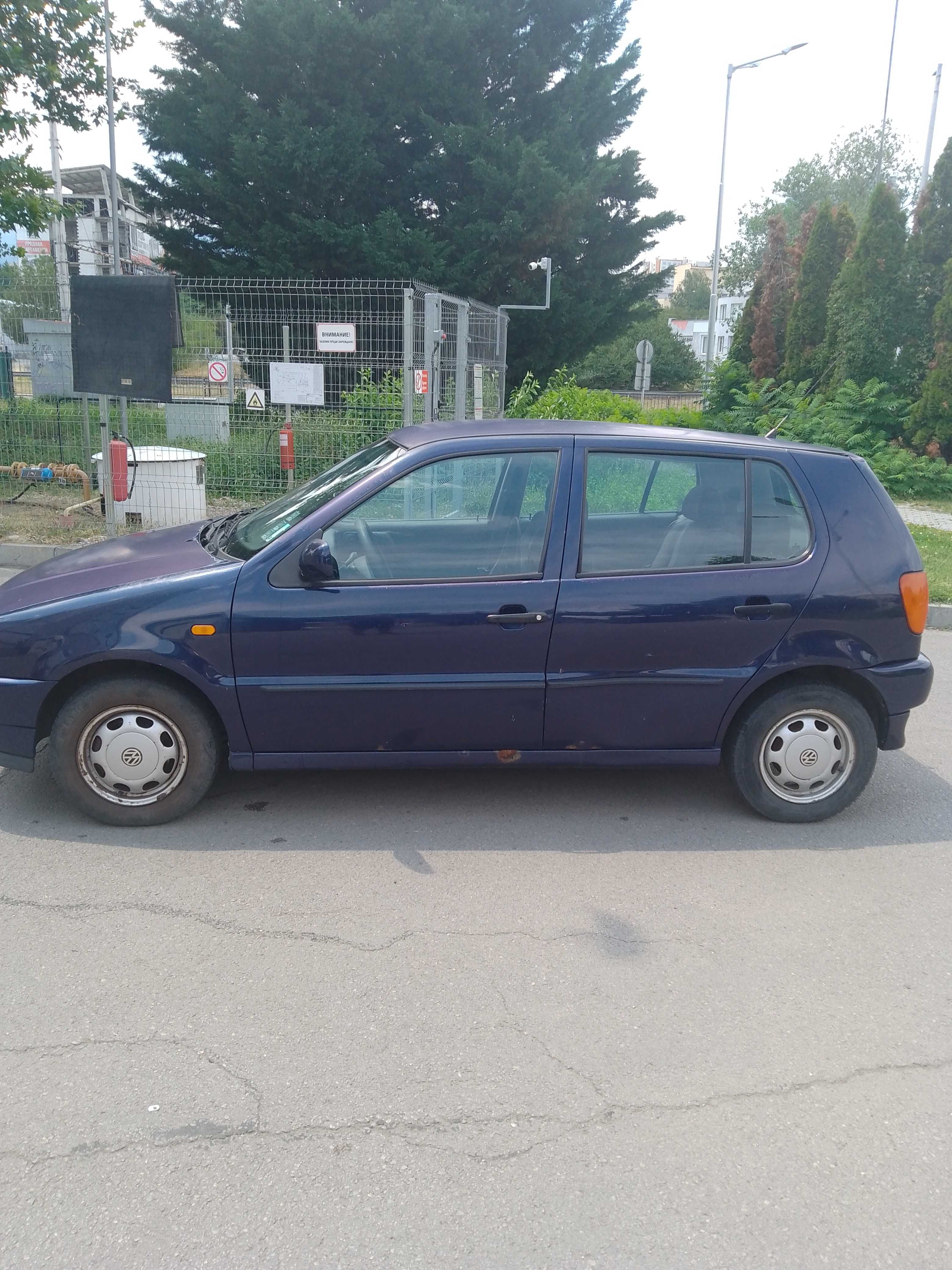 Продавам Volkswagen Polo 1998г. 1.4  бензин.Цена 1200 лв.