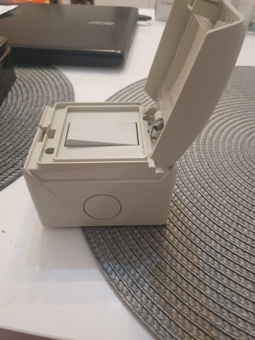 Vând întrerupător exterior