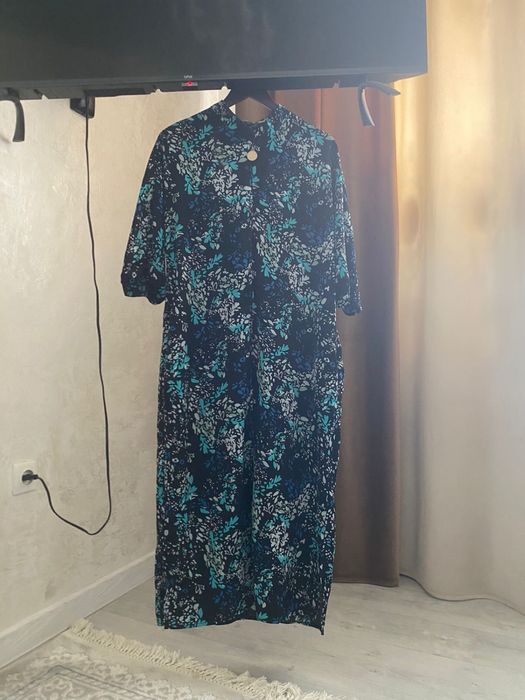 Вечерние платья 48 размера, продам все 4 платья, одевались всего 1 раз