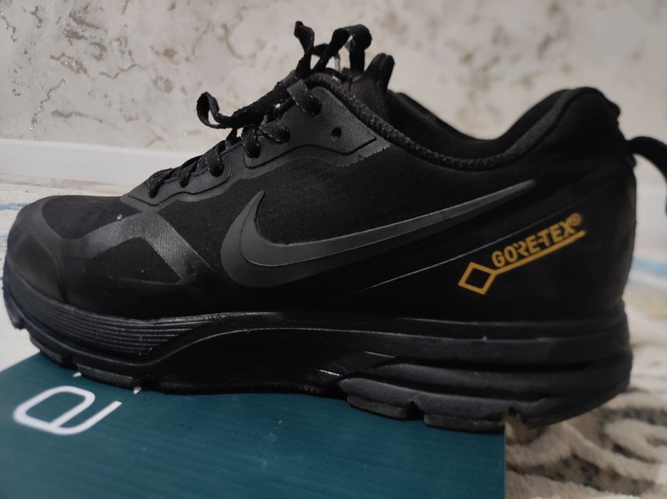 Продам обуви найк и мизуно