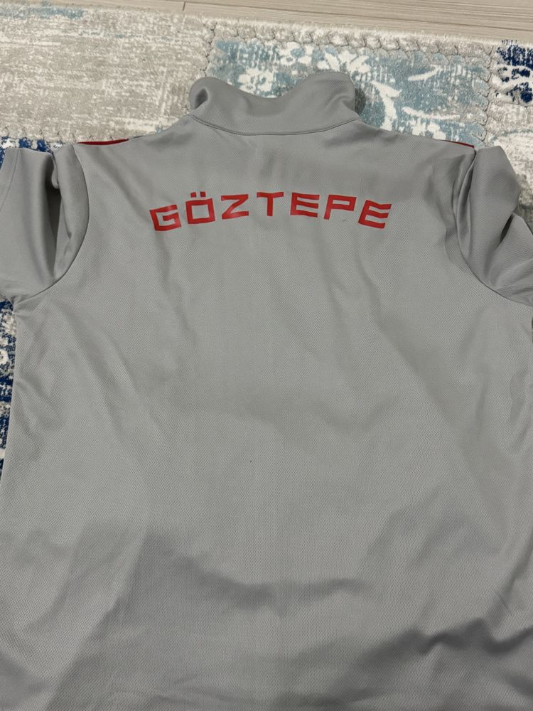 Футболен екип на Göztepe размер М