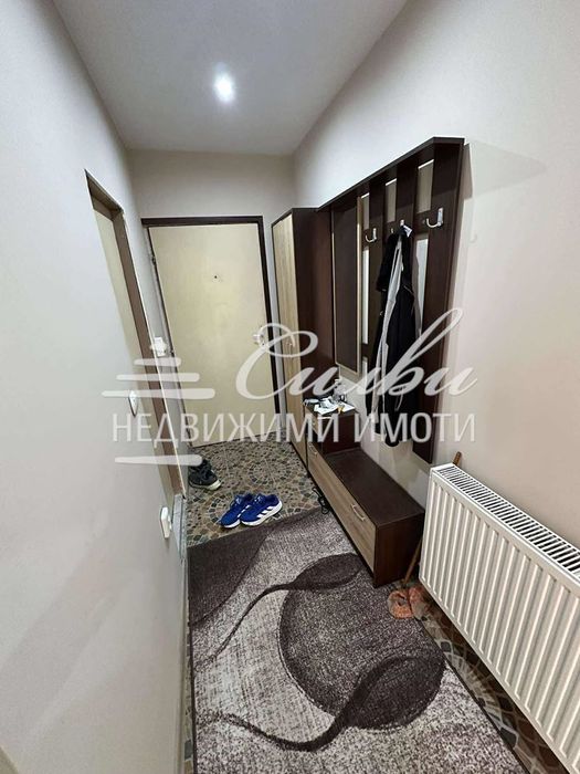 Двустаен апартамент - кв.Тракия