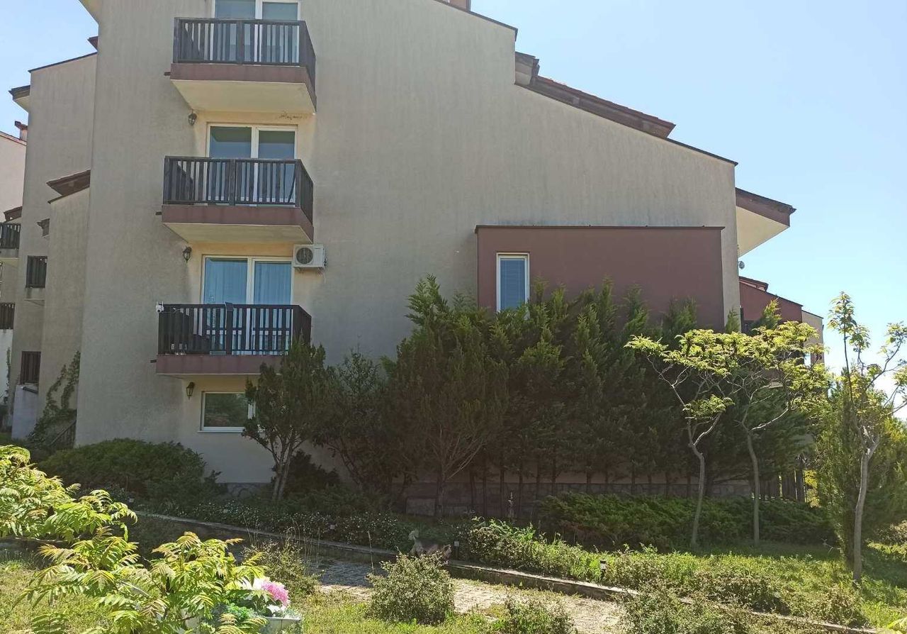 Продава се Двустаен апартамент в с. Кошарица, Област Бургас - 82 кв.м за 853 €/кв.м - Снимка #16