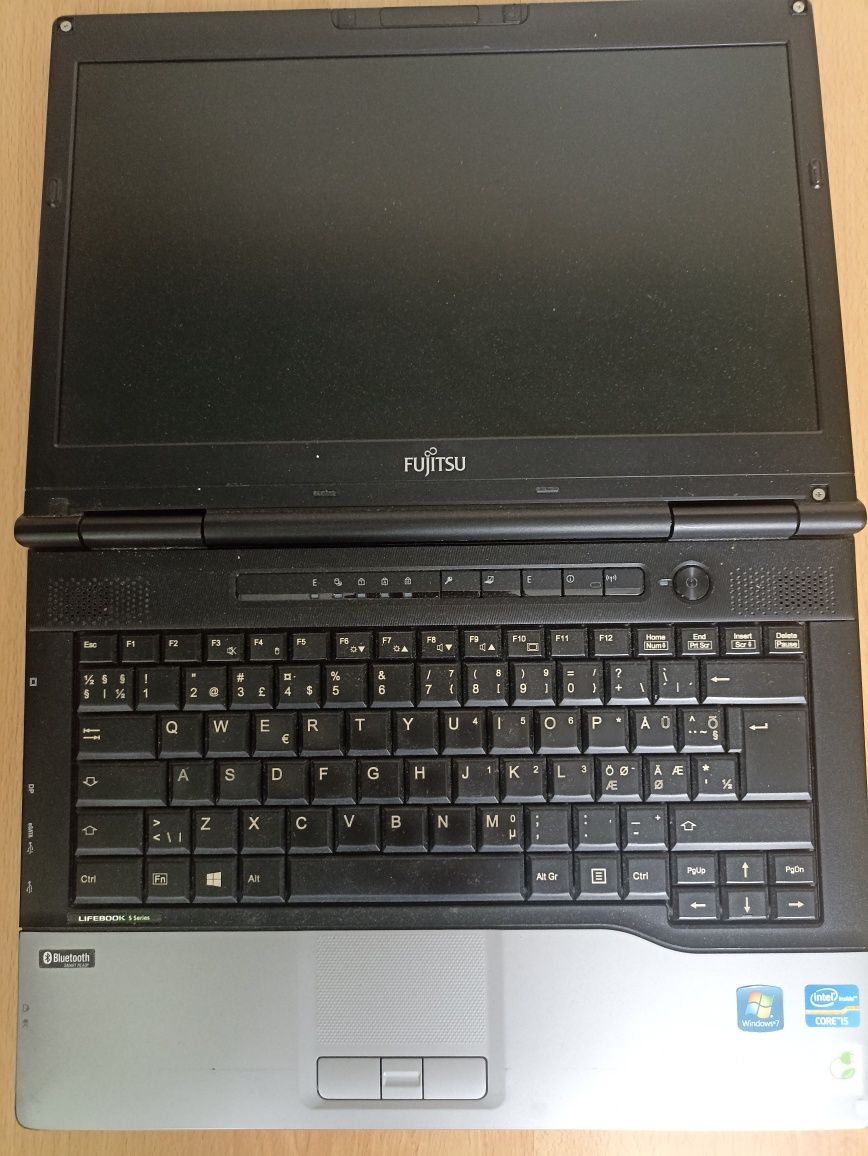 Лаптоп Fujitsu Siemens S752