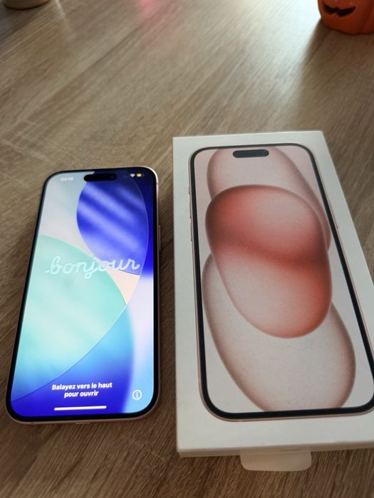 iPhone 15 Pink 128 GB в гаранция