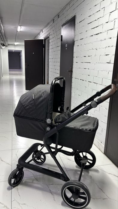Продается коляска, пользовались 1 сезон, зима лето