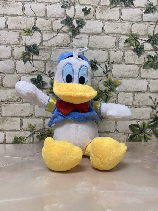Donald si Daesy. (Nou)
