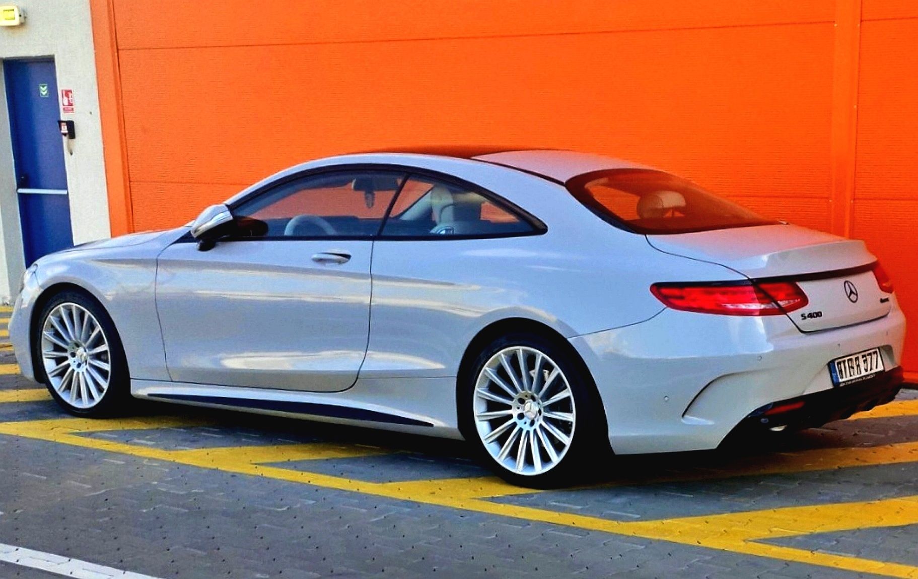 Mercedes S400 coupe 4Matic interior alb