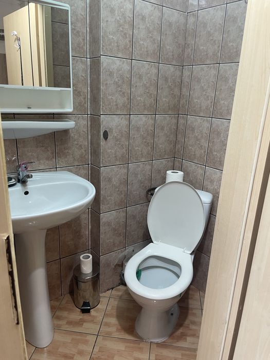 Inchiriez garsoniera