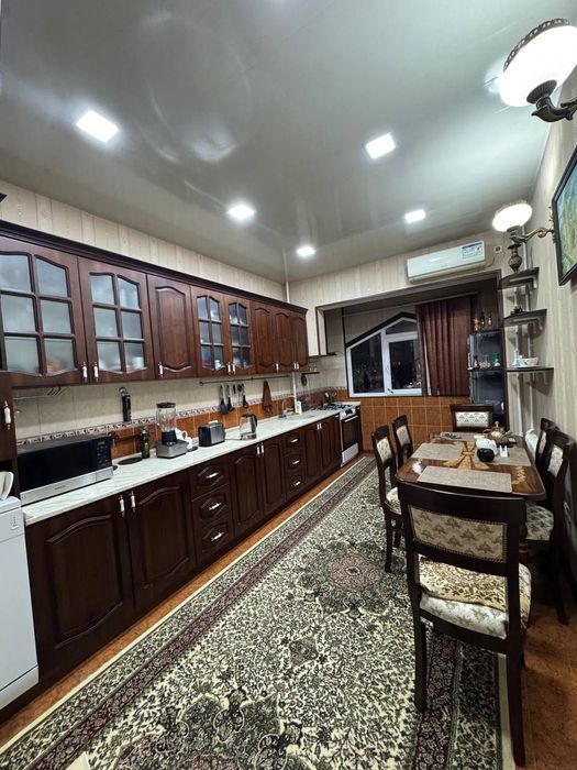 Банковский дом
Ц-6 

Комнат: 3