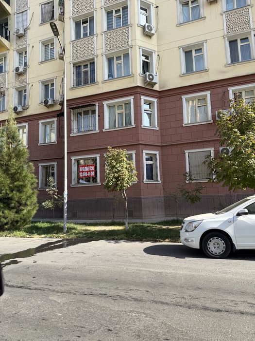 Срочна квартира сотилади сергели 6 А метро 2 чи бекат енида