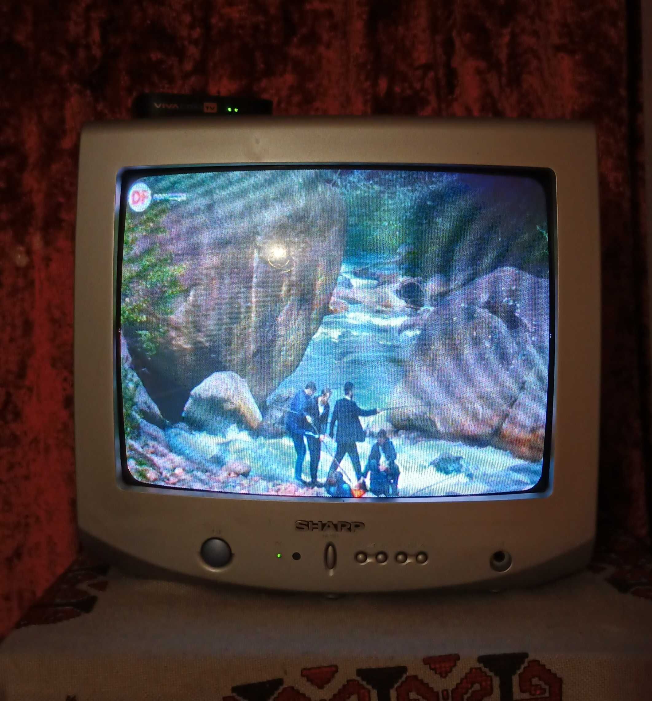 Телевизор FUNAI - малък и  телевизор Марка SHARP- малък.
