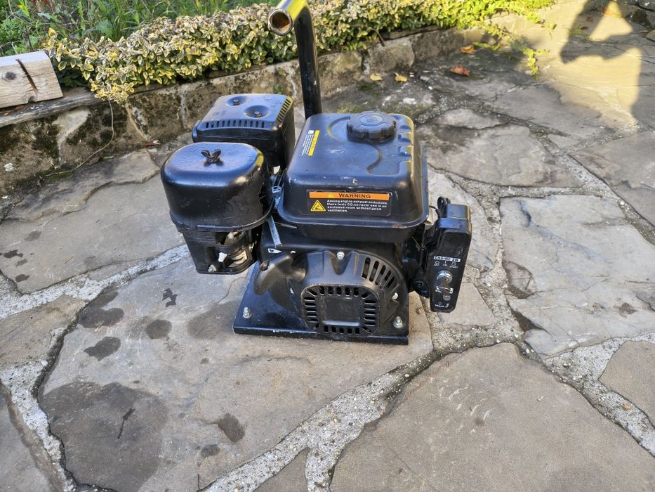 Четеритактов бензинов двигател с стартер