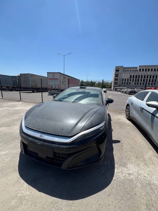 **BYD xan L dual motor 2025