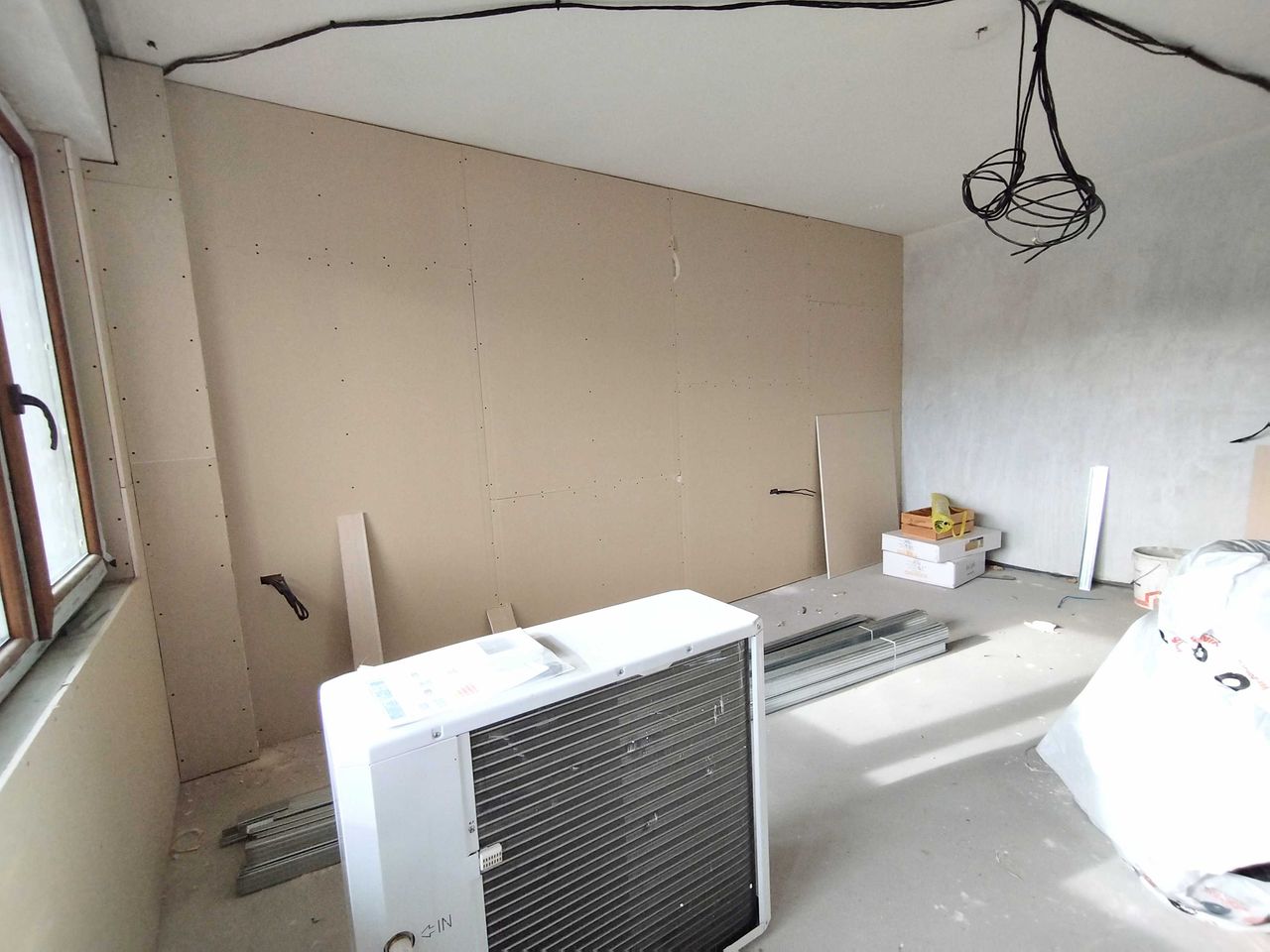 Продава се Тристаен апартамент в Перник, Изток - 90 кв.м за 1262 €/кв.м - Снимка #8