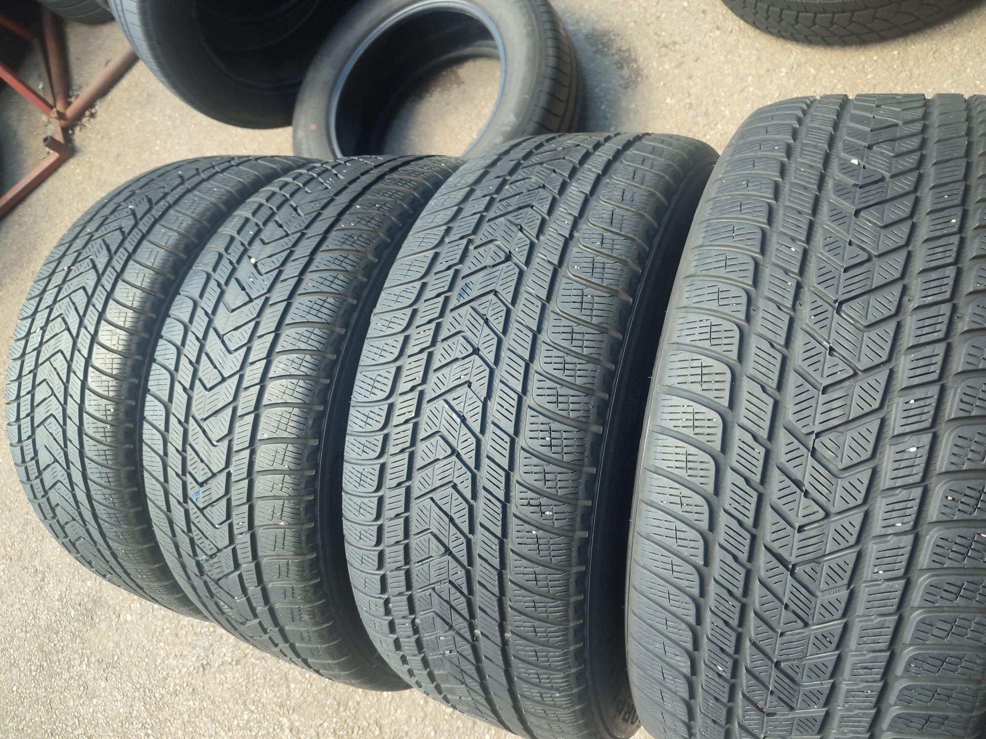 275/50/20" 4бр Pirelli scorpion winter,dot4915,5-6mm