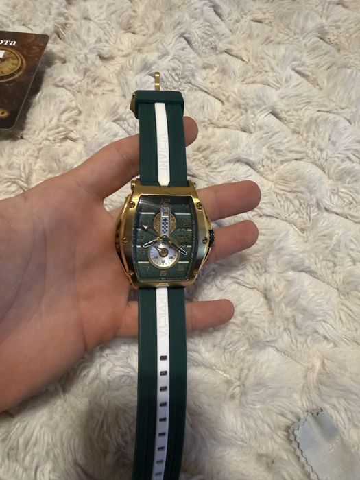 Invicta monza gold green перфектен гаранция