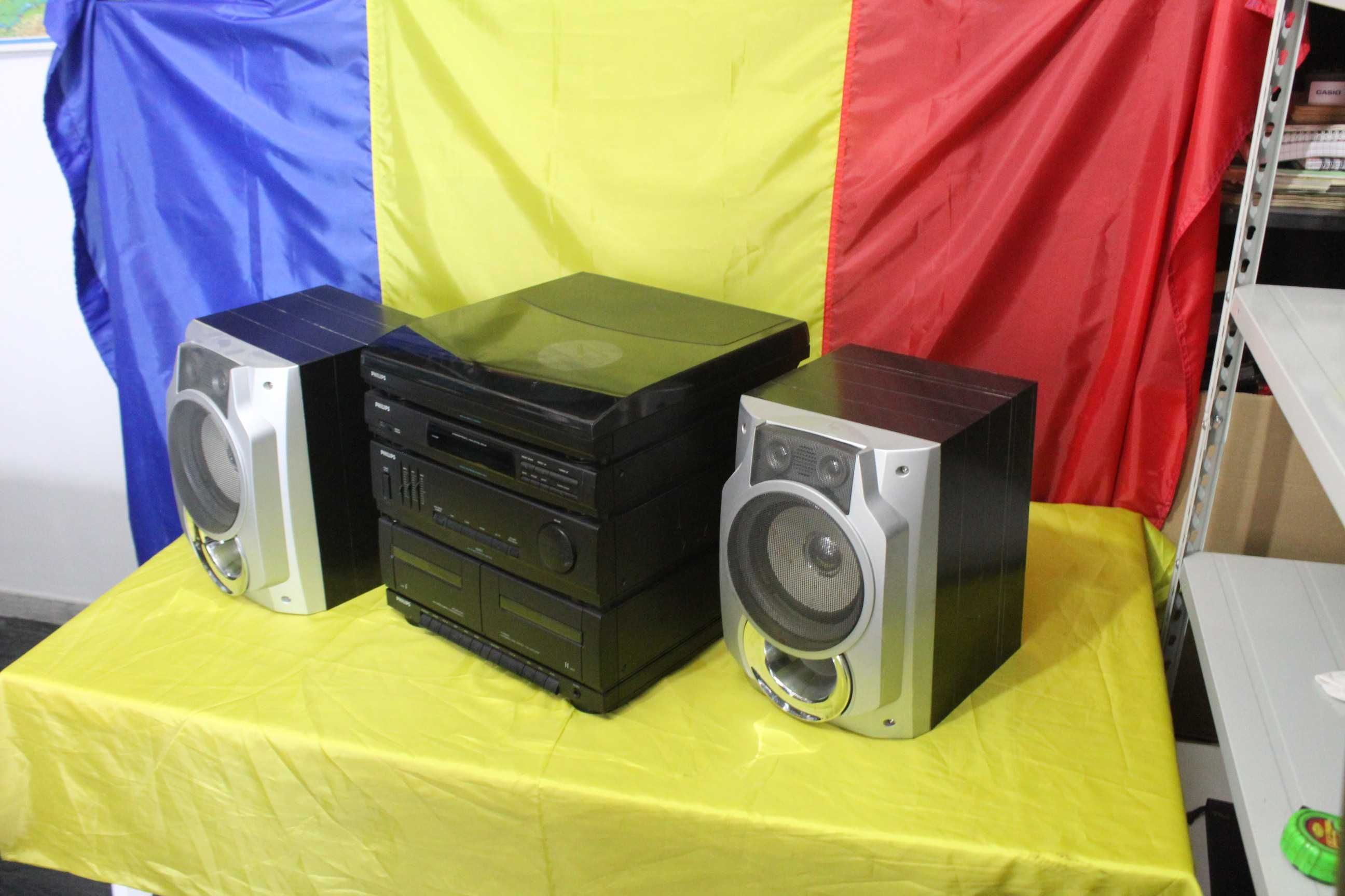 Combina cu pick-up veche - ( Germania)  PHILIPS  AS 405
