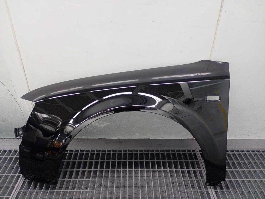 Aripa Fata Stanga Audi A4 B6 An 2000-2004 (LY9B (Negru))