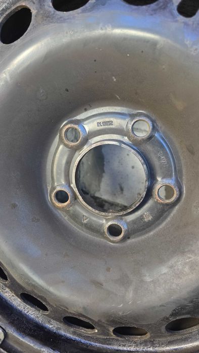 4 Jante ET41 cu anvelope de iarnă 205/60 R 16 96H