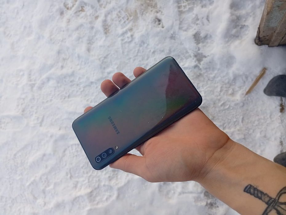 Продам Самсунг А50