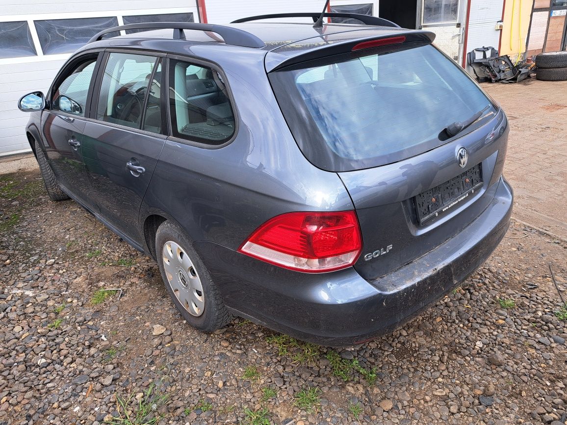 Piese/Dezmembrez VW Golf 5 Variant 1.6i-8v Tip BSE cutia Automatic