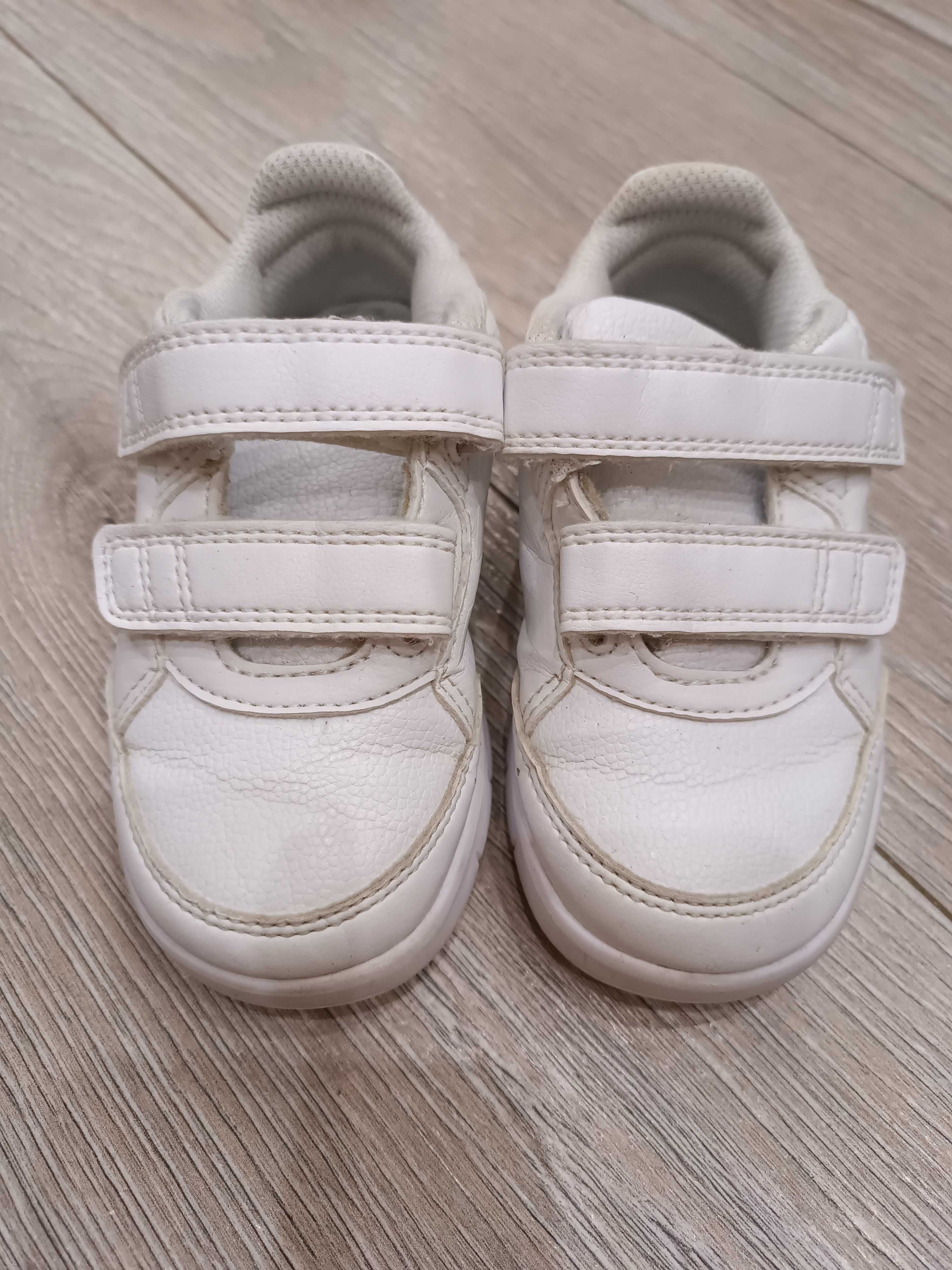Детски маратонки adidas с размер 23