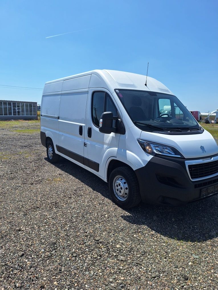 Peugeot Boxer 2020 Mediu L2H2 - 2.2D 165CP E6 - Clima, 2 Usi laterale!