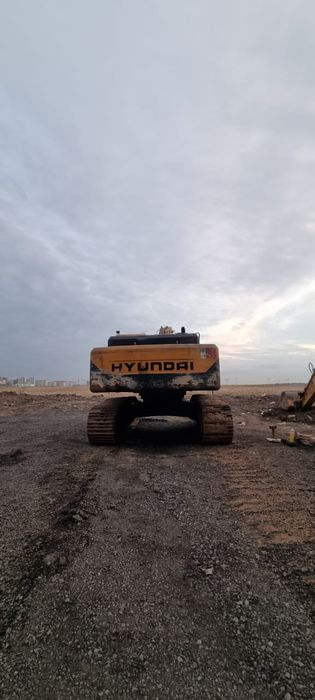 Хюндай 360 на ходу, ковш 1.8