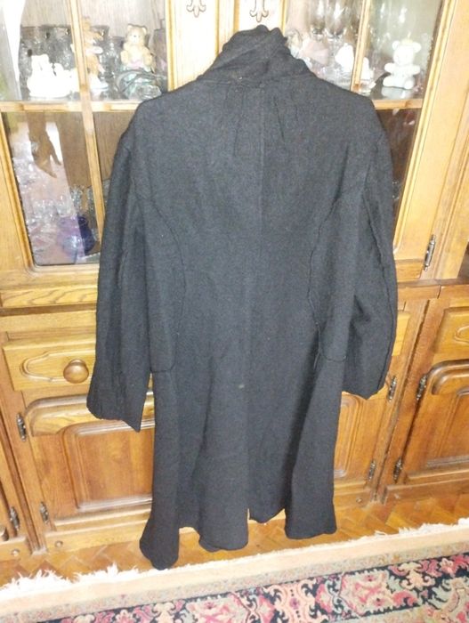 Vând 2 sfetere  mărimea 44 și 48