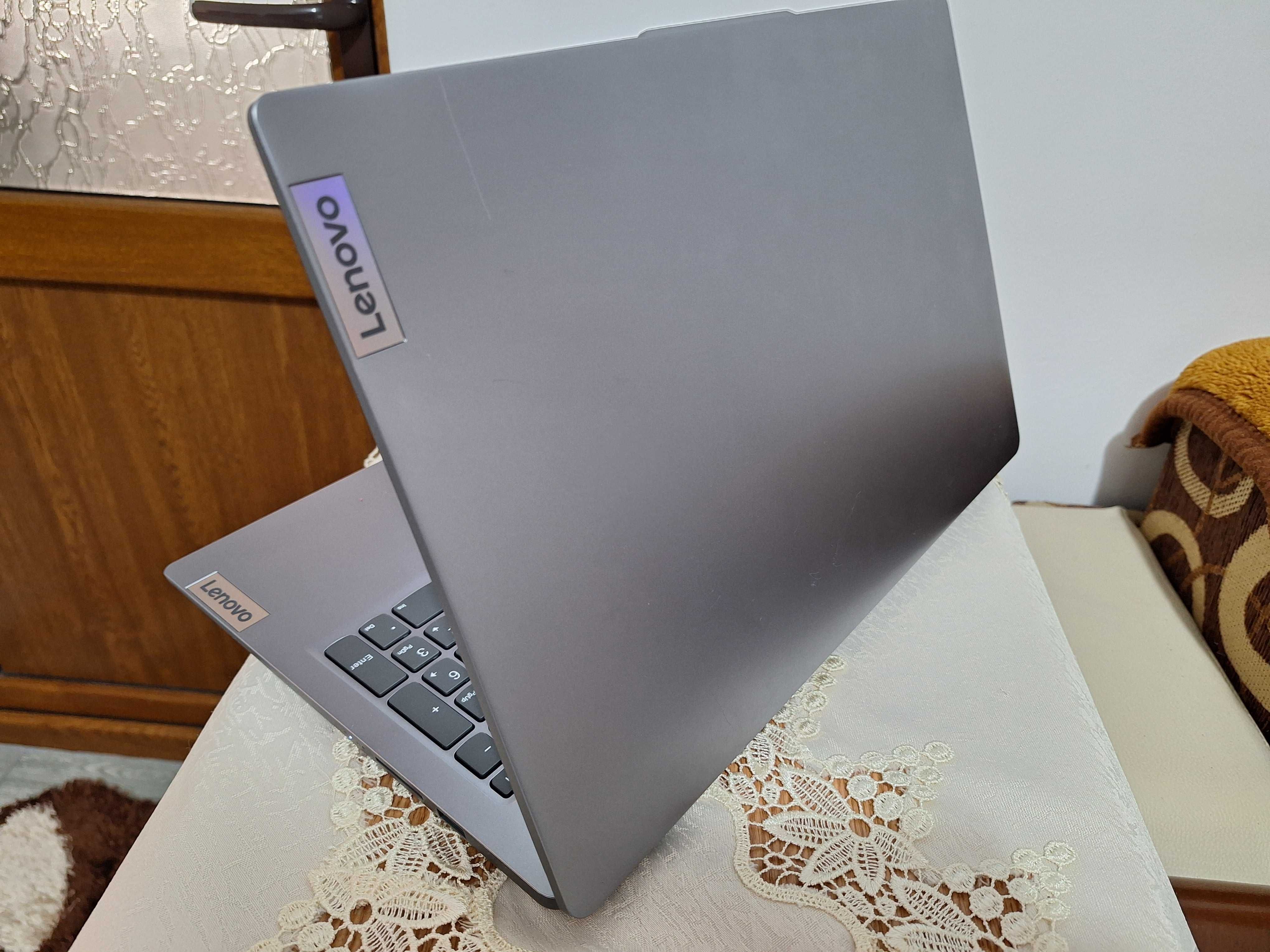 Lenovo IdeaPad Slim 3 ,CPU i7-13620H ,15.6",FullHD 16GB RAM, 512GB SSD