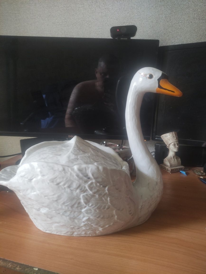 Продам супницу СССР (Лебедь)