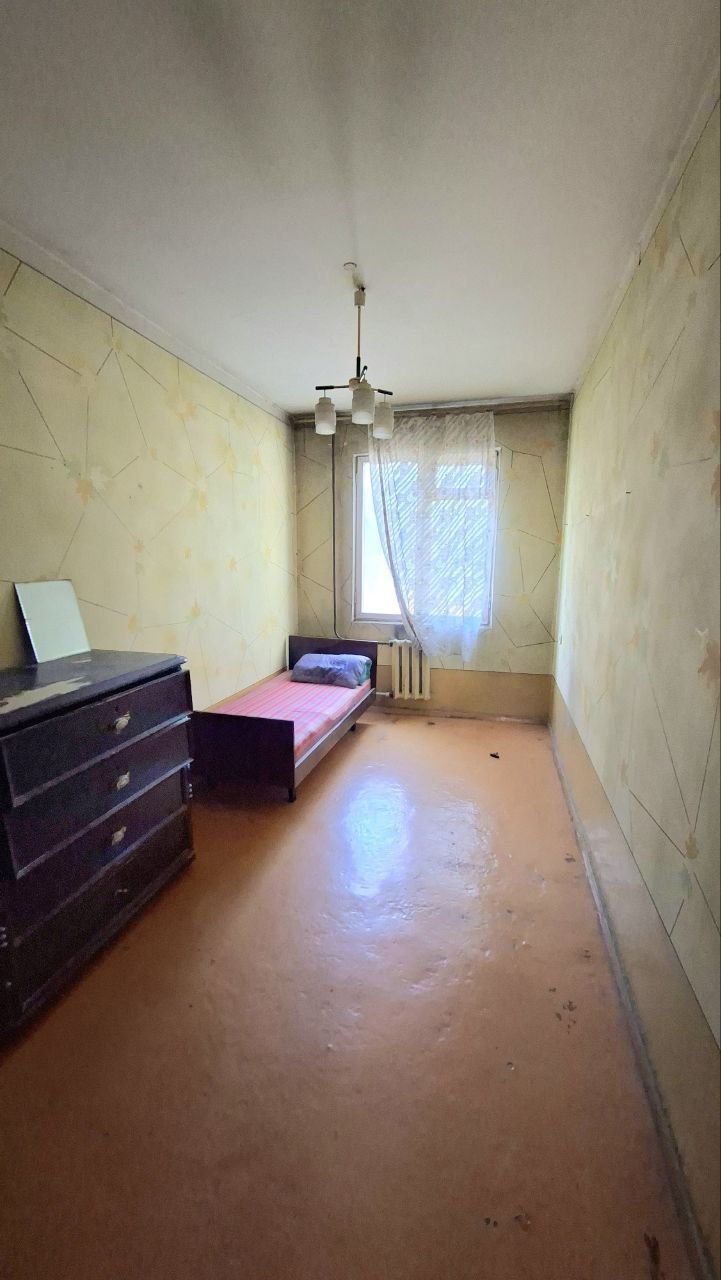 Продаётся 2/2/4 М Улугбекский р-н Ялангач м-в