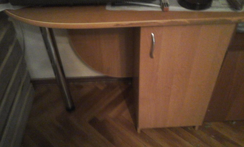 Продам стол парикмахера