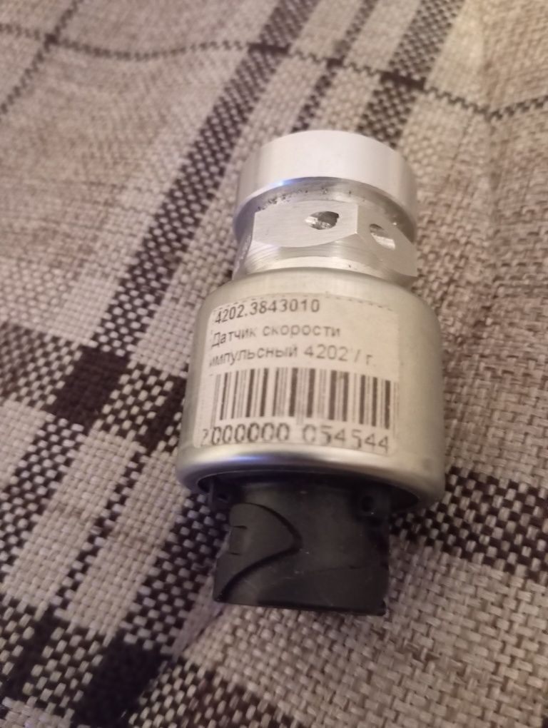 Продам датчик скорости импульсный.