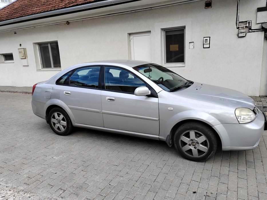 Vând Chevrolet Lacetti 2005 preț 3500 de lei negociabil