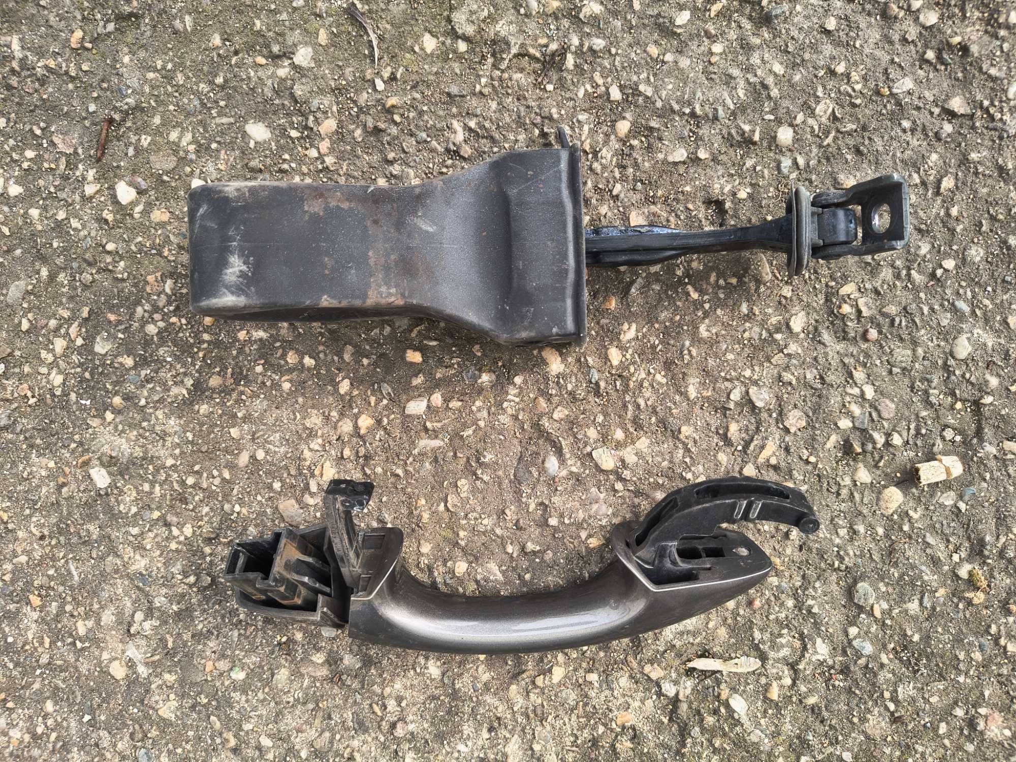 Usa cu accesorii, oglinda si aripa fata stanga Volkswagen Golf 7 2015
