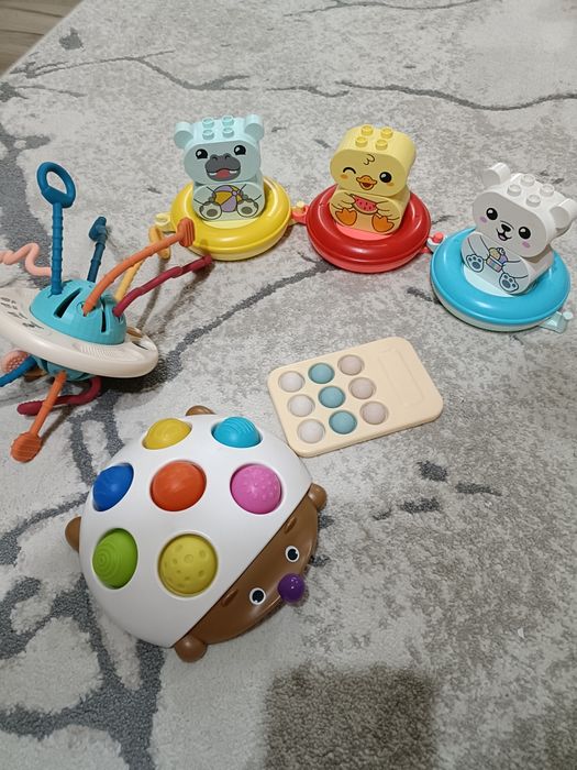 Lot jucării  bebeluși