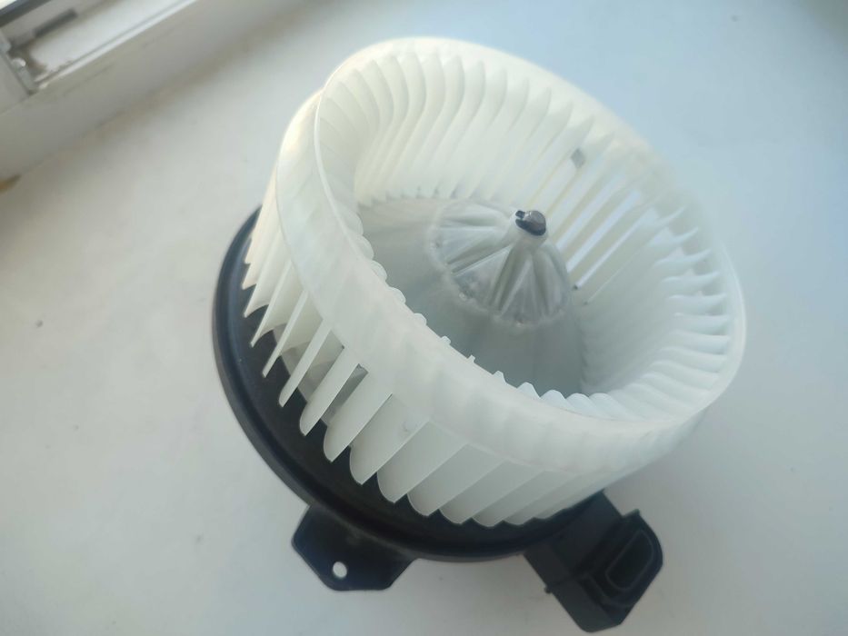 Продам моторчик печки. Цена снижена!