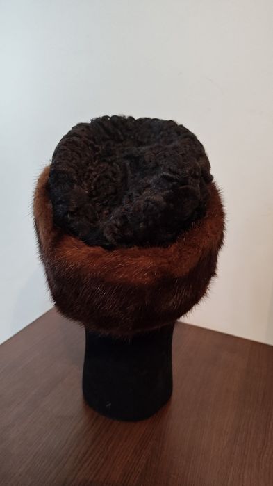 Căciula maro de blana