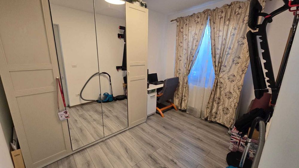 De vânzare Apartament la curte 2 camere si living!