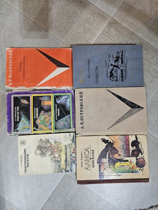 Книги разные отдам даром