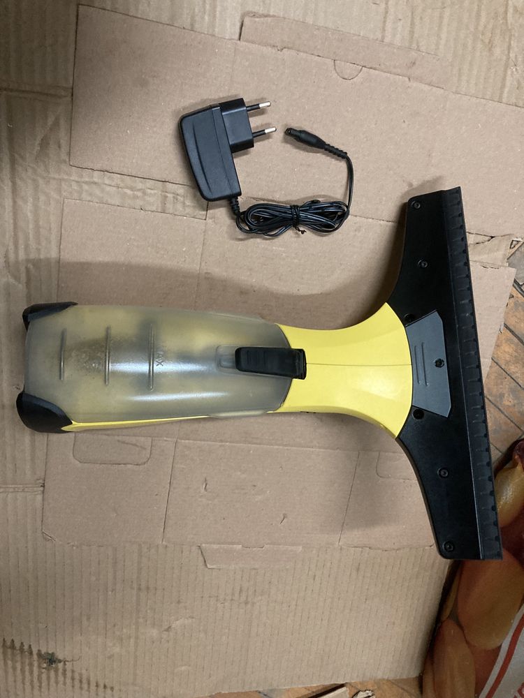 Aspirator Spalat Geamuri Karcher